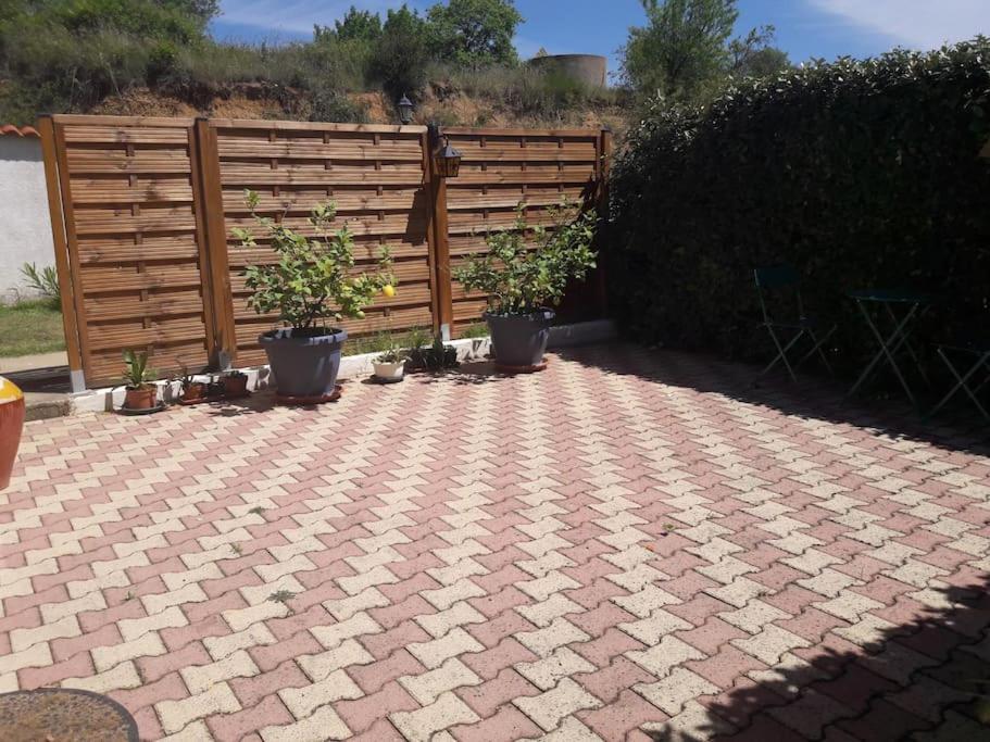 Maison Dans Une Propriete Avec Une Cour Corneilhan ภายนอก รูปภาพ