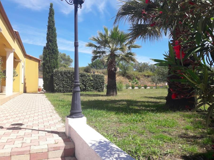 Maison Dans Une Propriete Avec Une Cour Corneilhan ภายนอก รูปภาพ